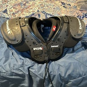 Barnett adult medium football shoulder pads